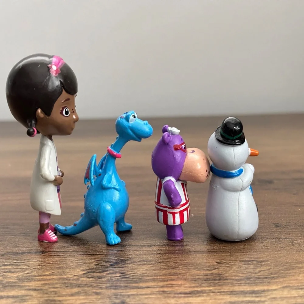 DISNEY Jr Toy Figures DOC MCSTUFFINS Stuffy Chilly Hallie SET of 4 Cake Toppers